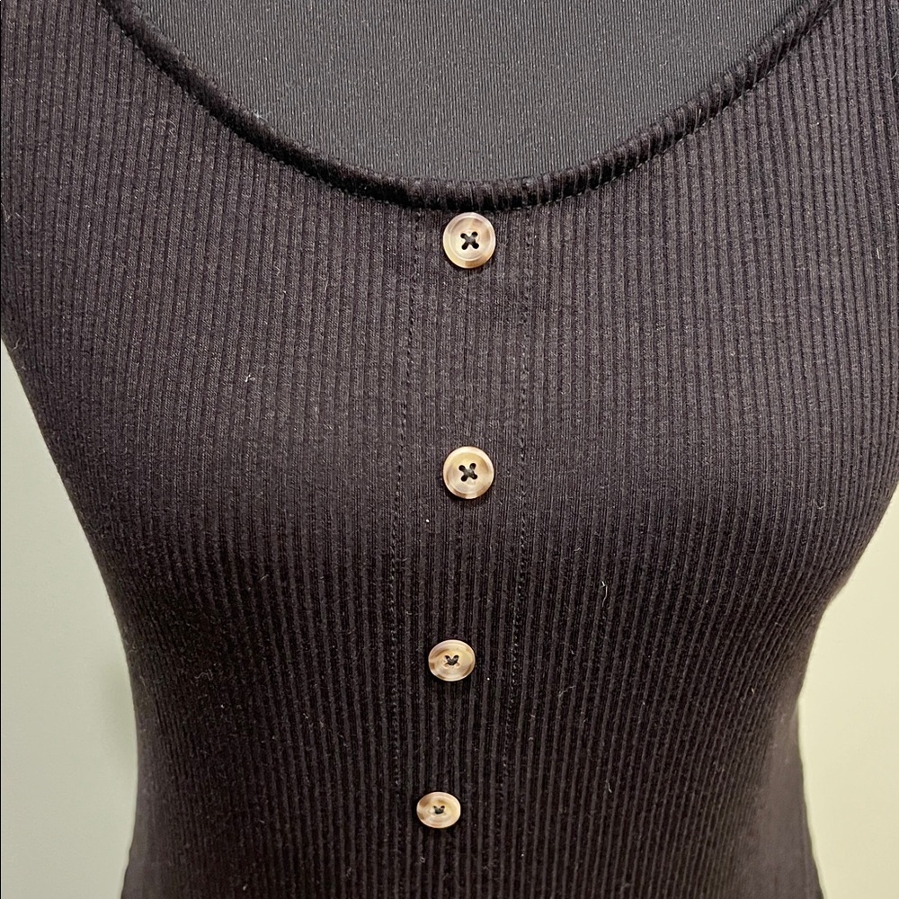 Chic Black Sleeveless Midi Dress - Picture 5 of 6
